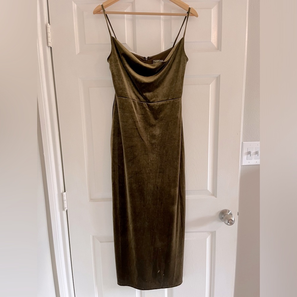 Size 4 Taylor Olive Green Velvet Midi Dress